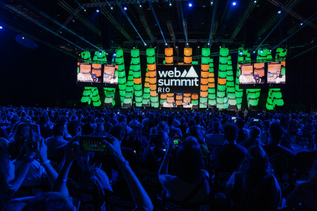 Web Summit Rio 2026 define datas e confirma palestrantes de peso no Riocentro