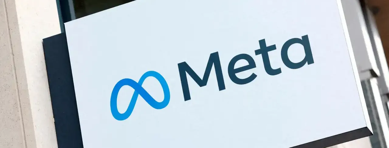 Logotipo da Meta em fachada de prédio.