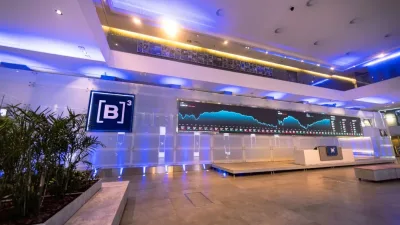 Edifício da B3 com logo da instituição em destaque