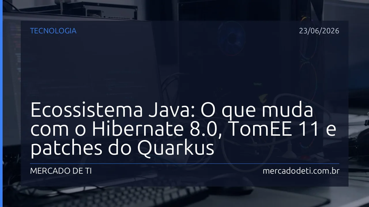 Desenvolvedor Java trabalhando em ambiente de codificação backend com ferramentas modernas