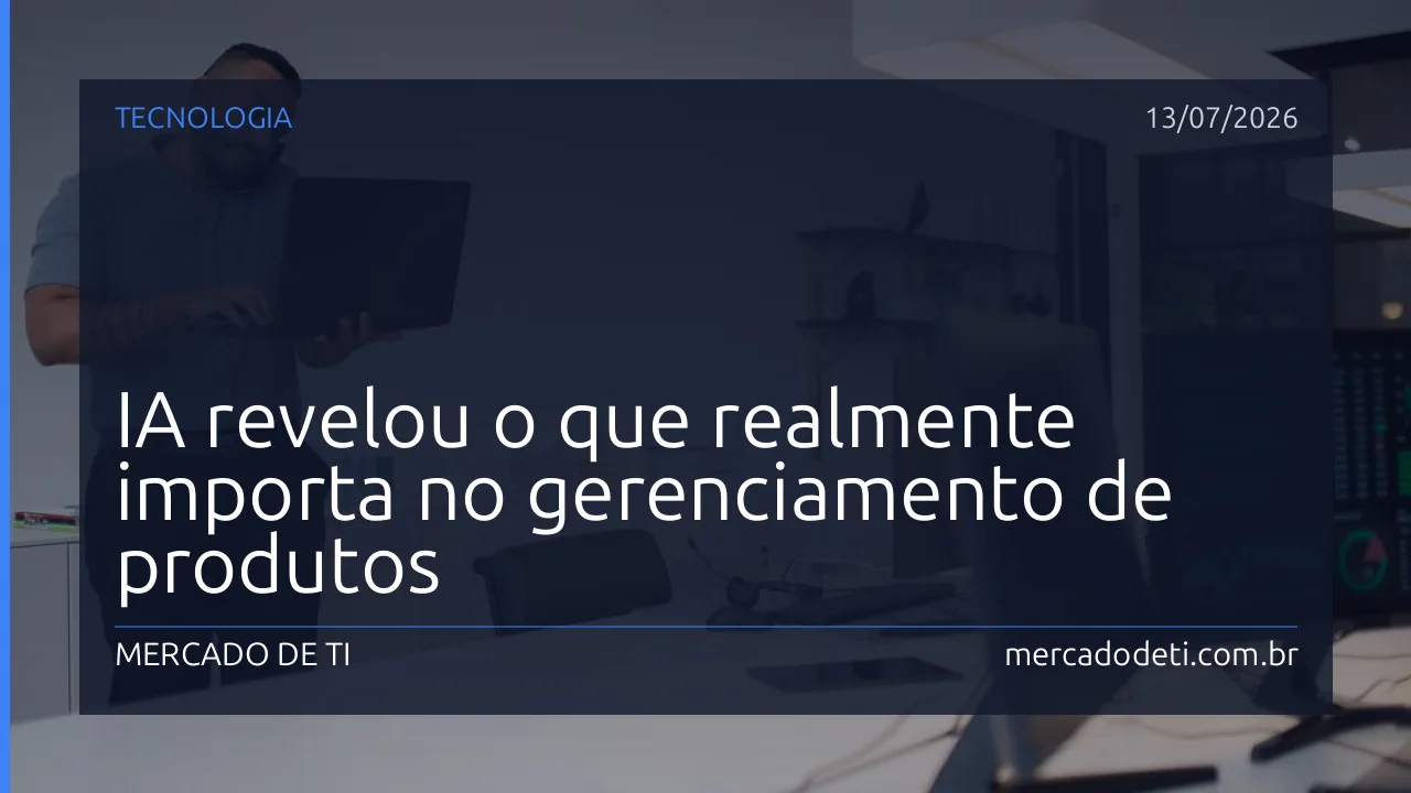 Product manager observando usuário em ambiente de trabalho real