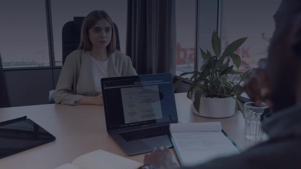 Micro1 abre vagas remotas freelance para treinamento de IA; confira as 15 posições