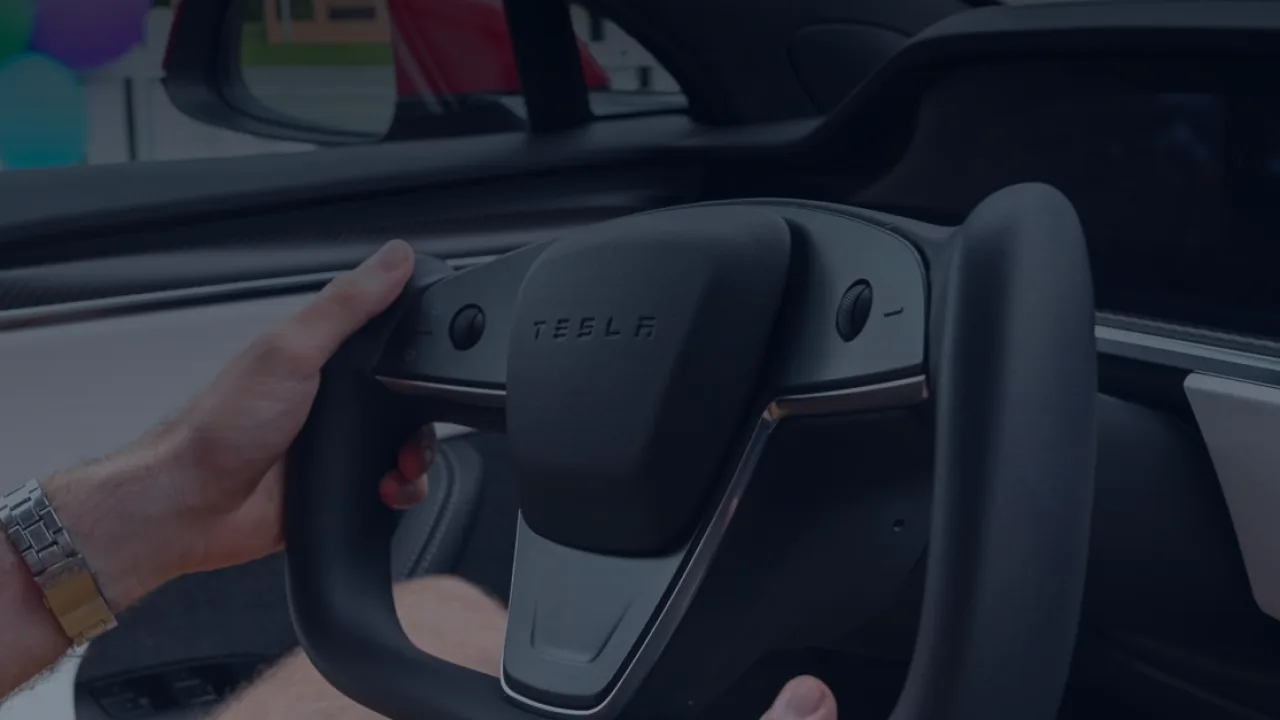 Tesla confirma revelação do novo roadster em 1º de outubro, com propulsores da spacex