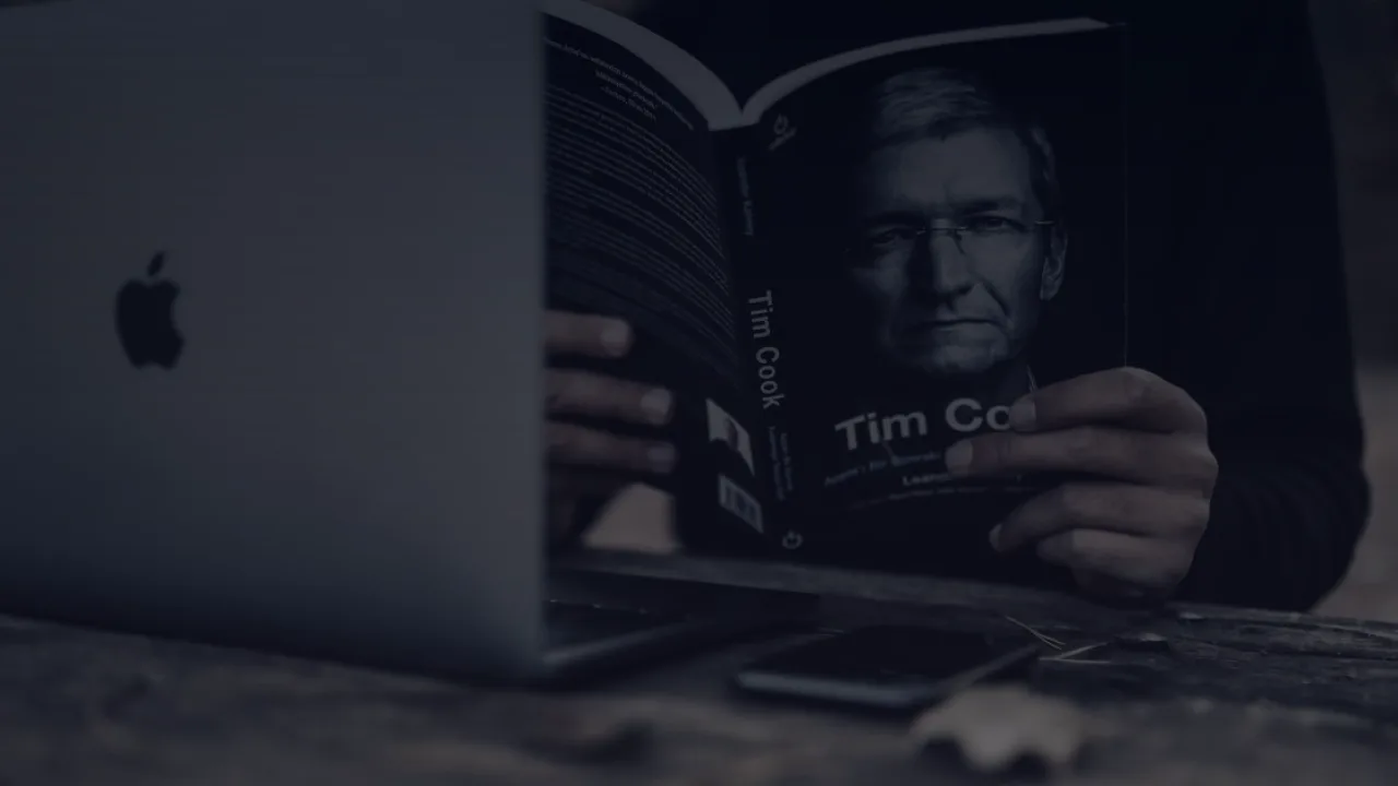 Tim cook deixa comando da Apple em setembro de 2026 com legado de us$ 4,9 trilhões